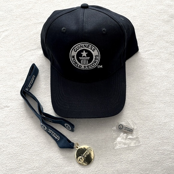 NWT Guinness World Records LOT of 3 Ballcap HAT Lanyard Metal Lapel Pin Official - Picture 1 of 17